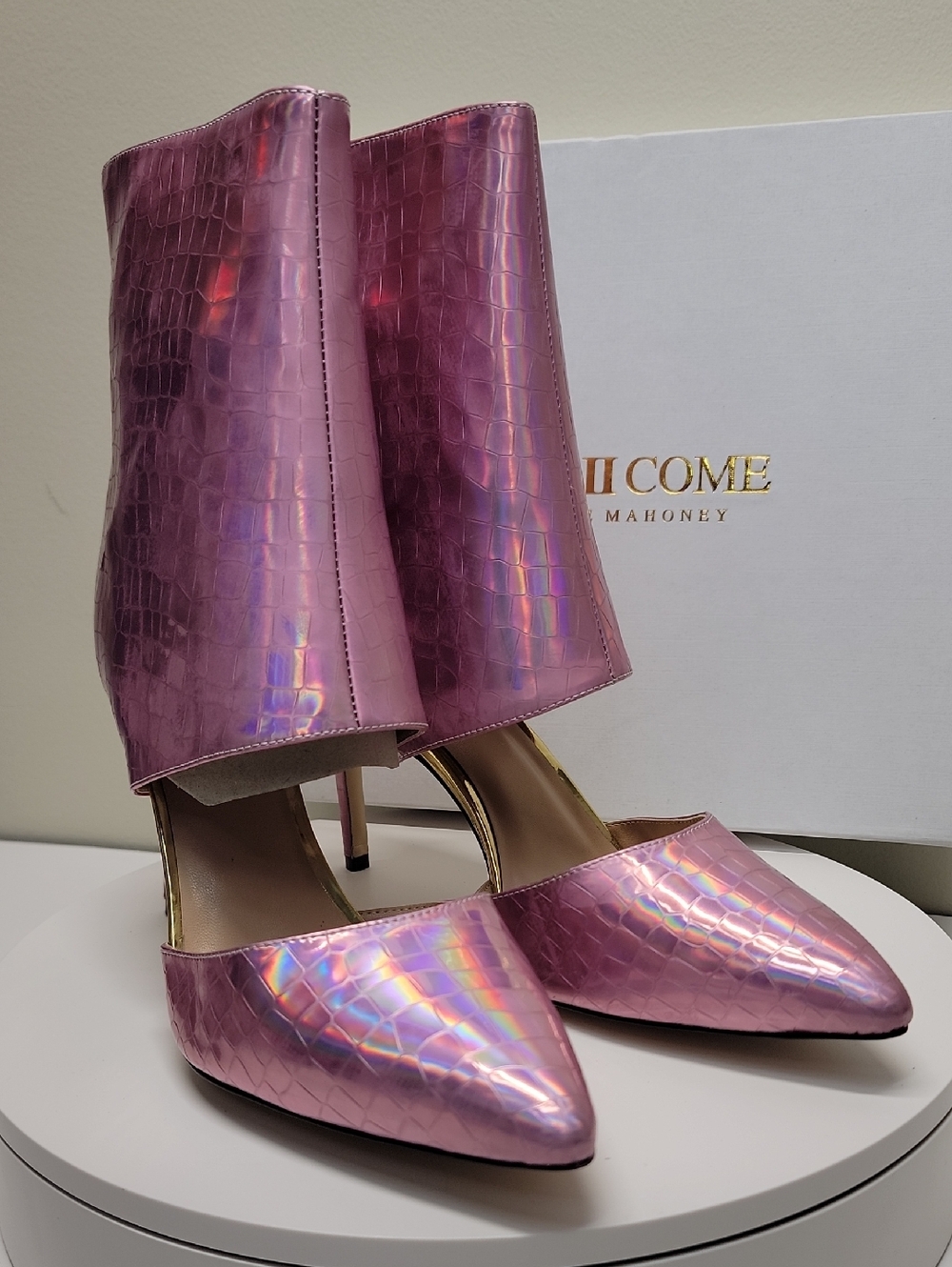 THINGS II COME NEW PINK IRIDESCENT SNAKE STILETTOS